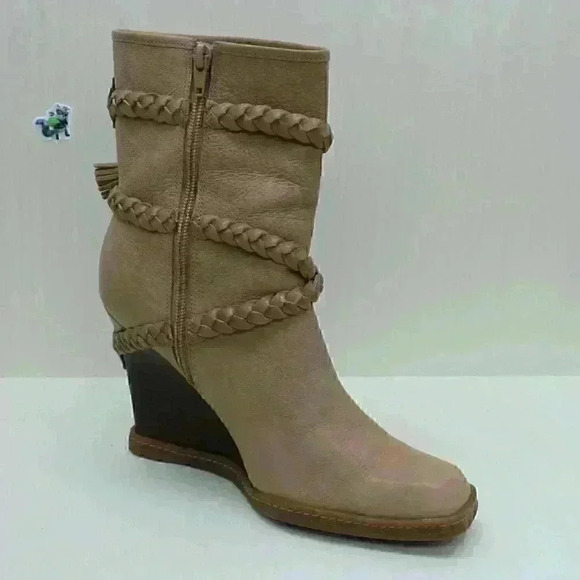 Vince Camuto Women’s Brown Leather Wedge Booties Size US 9 B - Picture 3 of 11